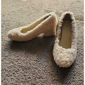 Cute Faux fur shoes size Large